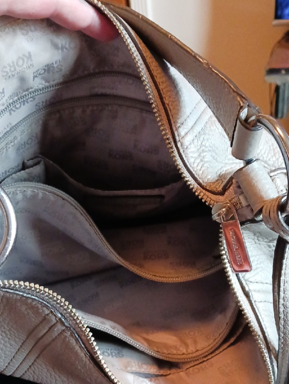 Michael Kors Bag - Picture 6 of 9